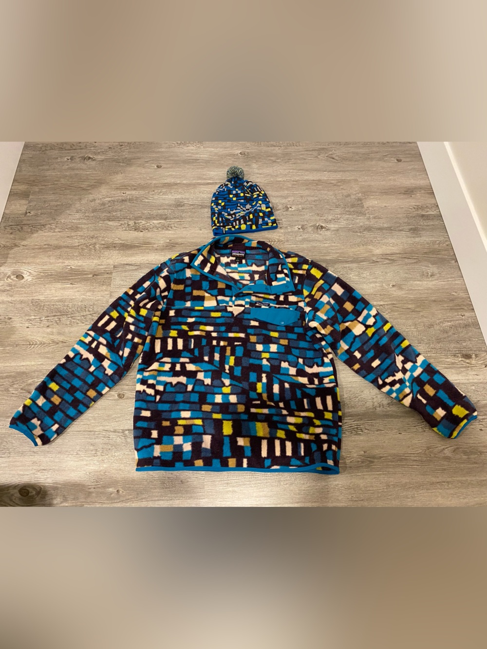 Patagonia Synchilla Fitz Roy Belay Blue fleece and matching hat